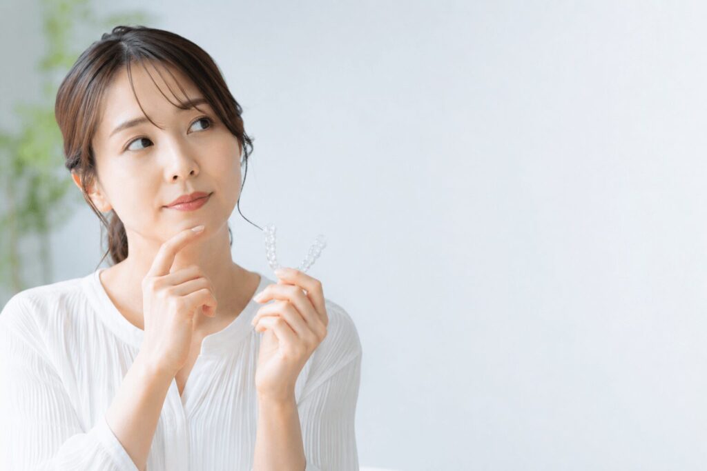 他院で「抜歯が必要」と言われました。抜歯せずにインビザラインを使った矯正はできますか？